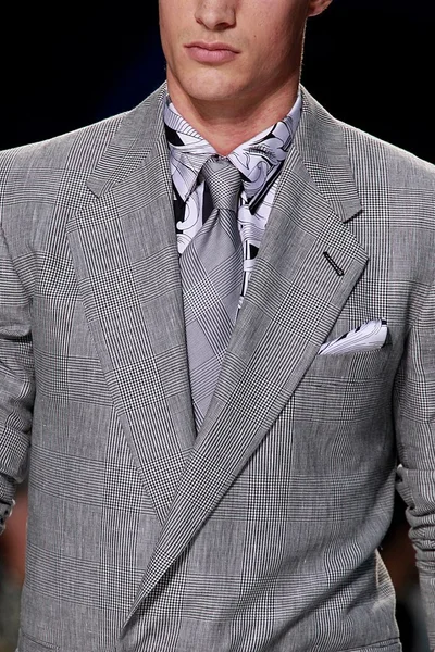 Look 2